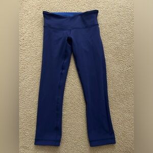 Reversible size 4 Lululemon leggings, 23 in length